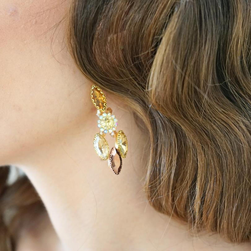 Boucles d'oreilles de mariée dorée, longues boucles d'oreilles de mariée, boucles d'oreilles de mariage, boucles d'oreilles en cristal, boucles d'oreilles marron, boucles d'oreilles délicates