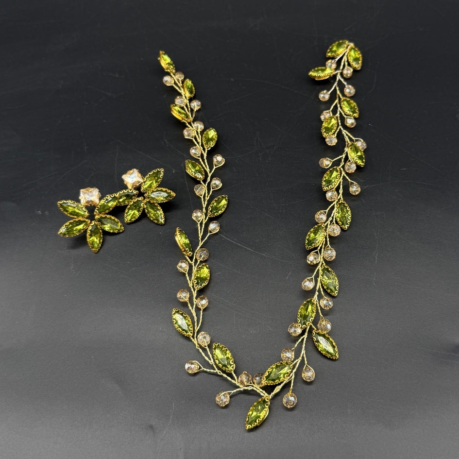 Broche avec boucle d'oreille de mariage vert