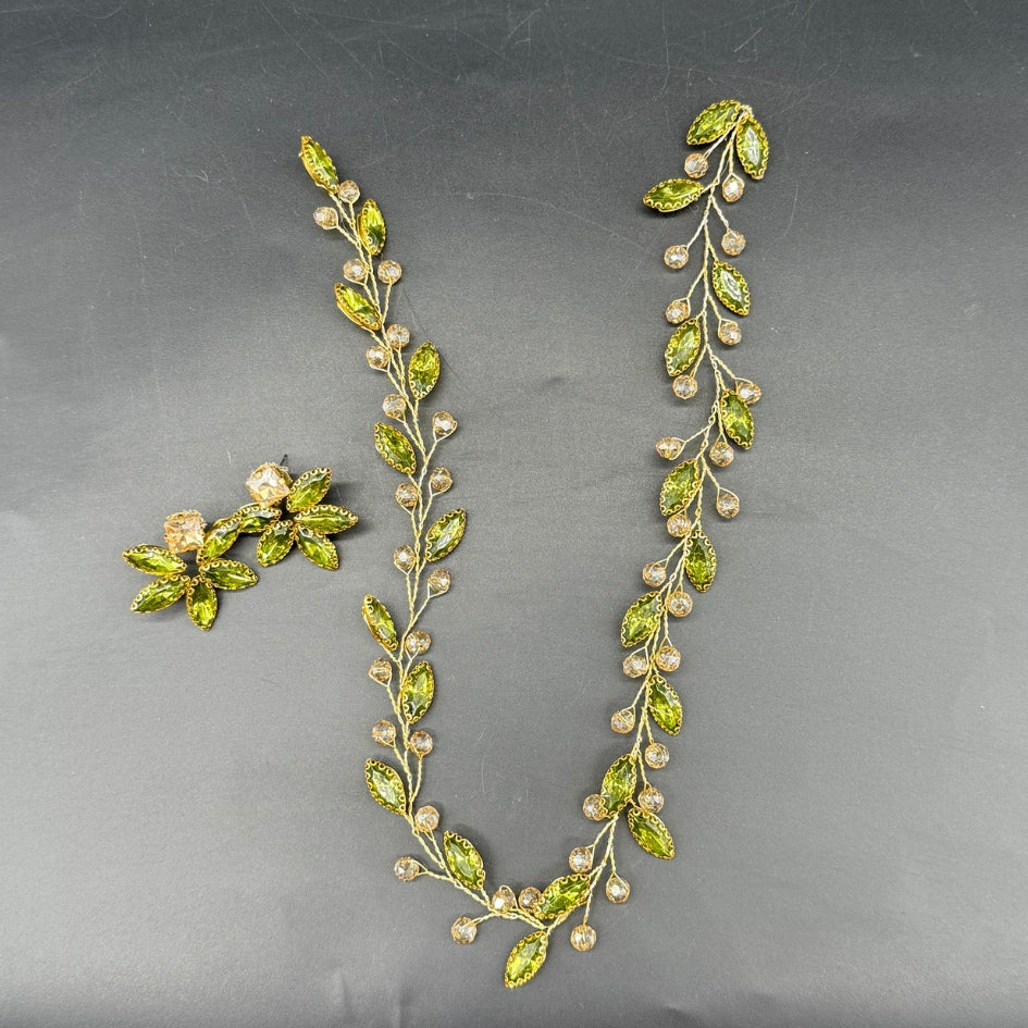 Broche avec boucle d'oreille de mariage vert