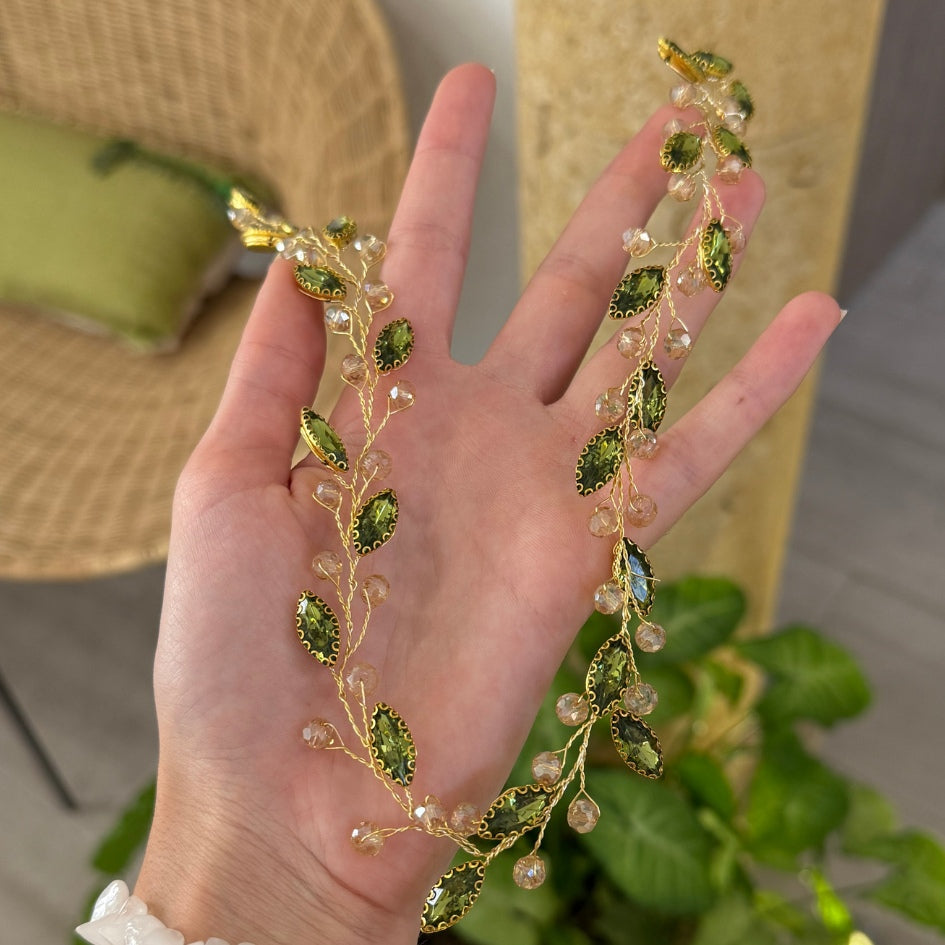 Broche avec boucle d'oreille de mariage vert