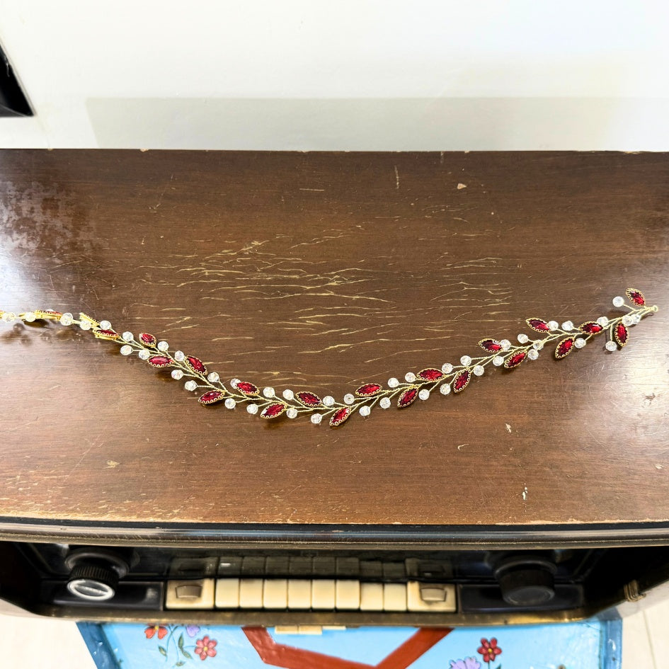 Broche cheveux dorée feuilles rouges et perles cristal B
