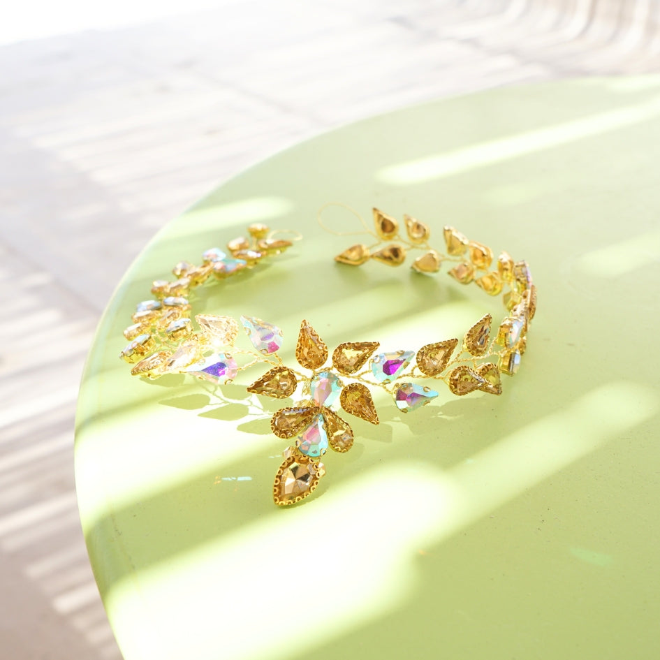 Broche dorée pour mariage modelé fleur