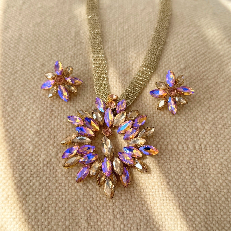 Collier doré violet cristaux floral luxe