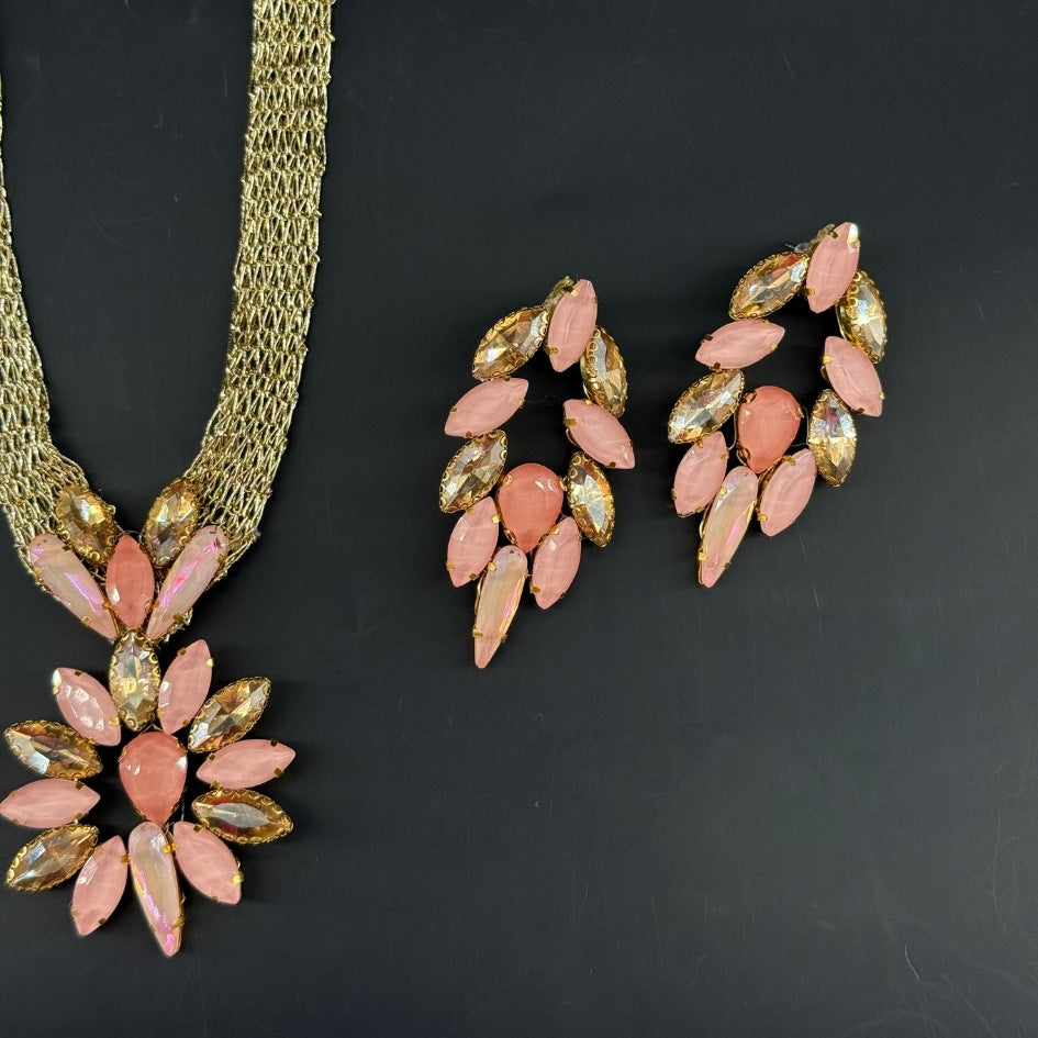 Collier rose doré cristaux floral