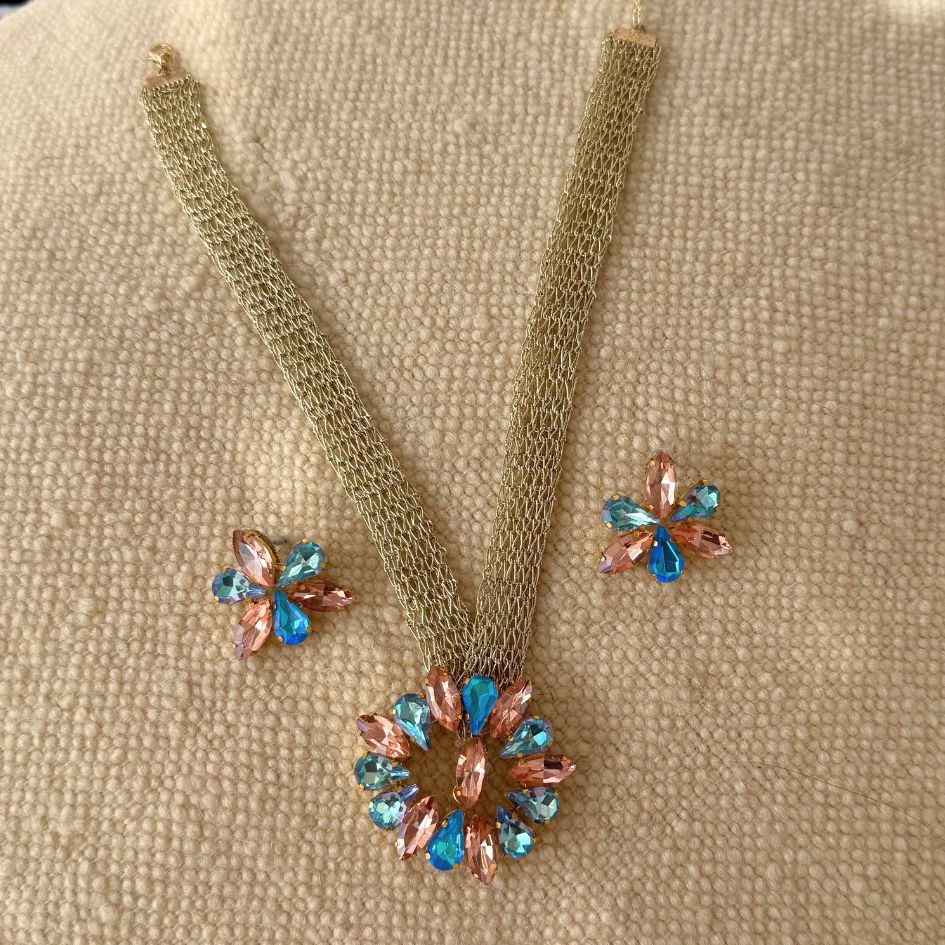 Collier doré cristaux bleu & champagne élégant