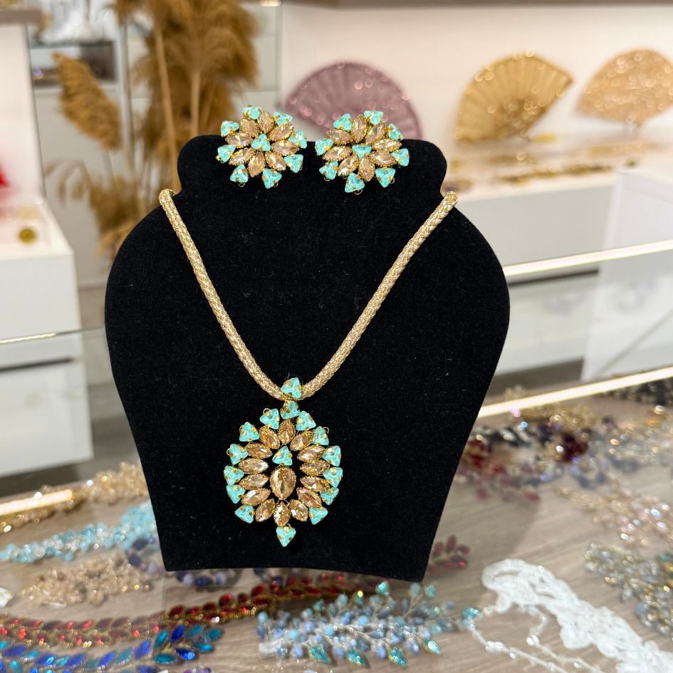 Parure Collier Doré et Boucles d'Oreilles Turquoise