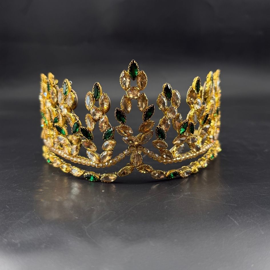 Couronne princesse dorée avec cristaux verts et champagne