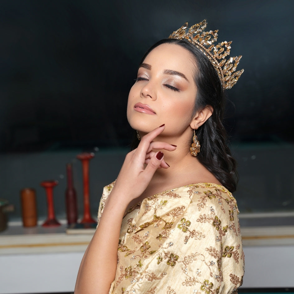 Couronne de mariage dorée à motif feuillage