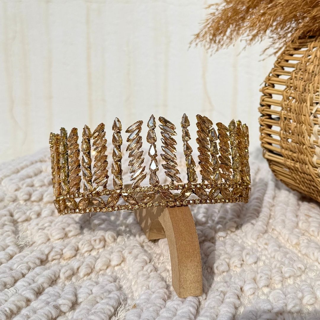 Couronne de mariée dorée à feuilles cristallisées