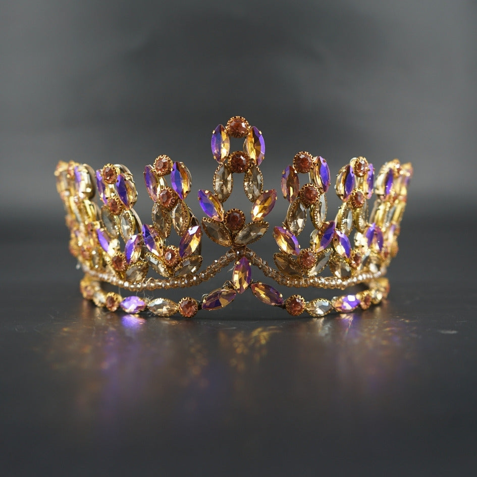 Couronne dorée violet ambre cristaux luxe