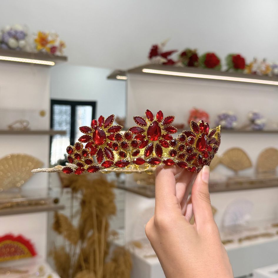 Couronne princesse rouge rubis et dorée