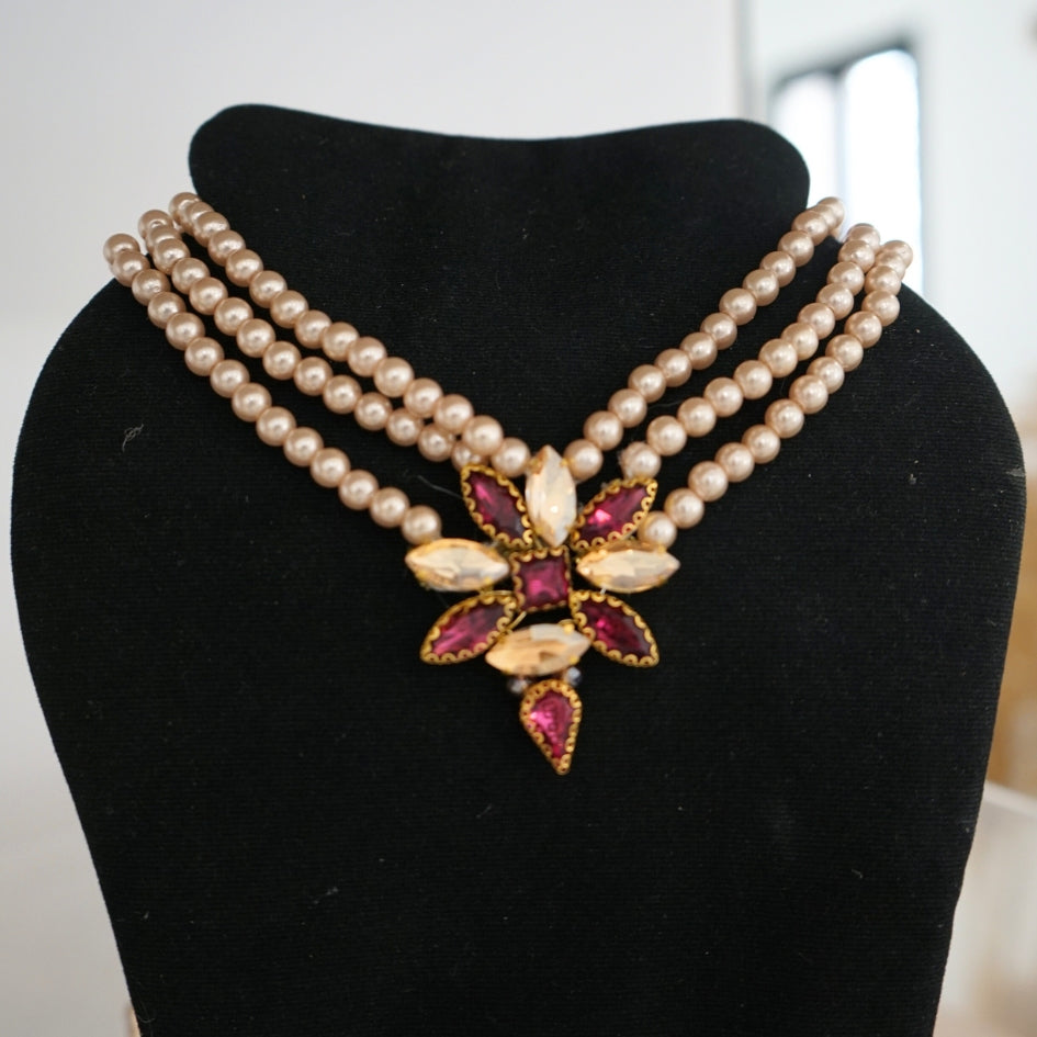 Collier artisanal en perles avec pendentif bijou – set avec boucles