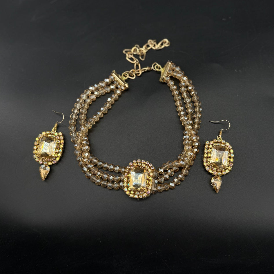 Collier mariage doré perlé style baroque