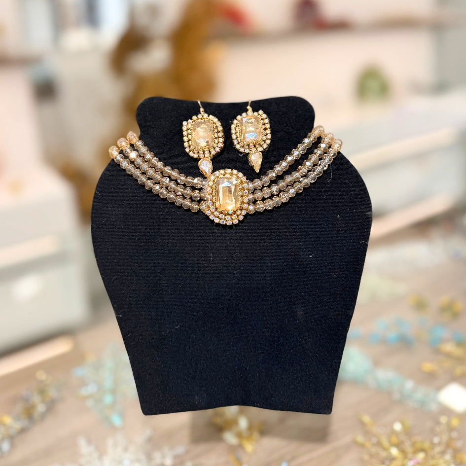 Collier mariage doré perlé style baroque