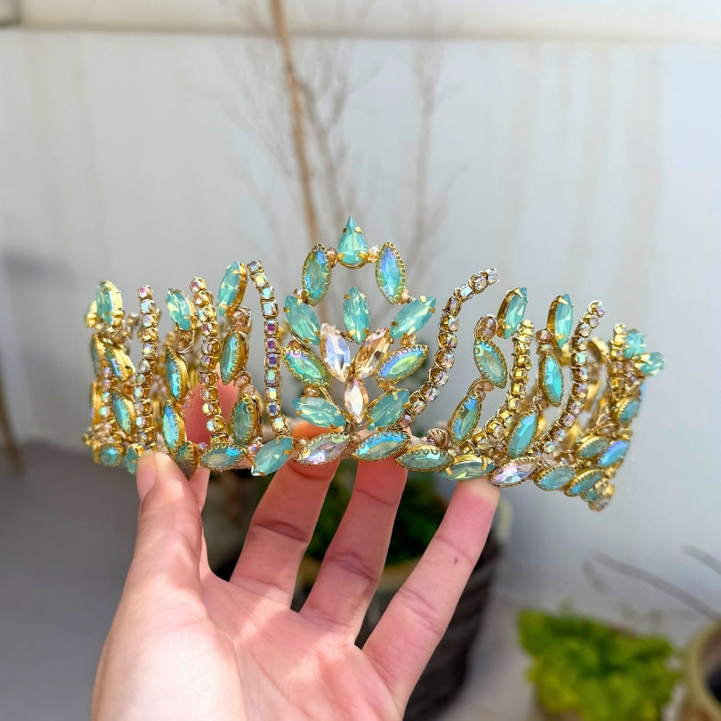 Couronne baroque en cristal bleu et doré – Accessoire de cérémonie