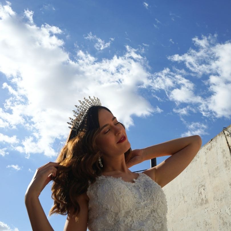 Diadème en argent fait à la main de luxe, couronne de mariée de mariage, couronne de cristal de strass, bijoux de cheveux de mariée de femmes, diadème de réception de mariage