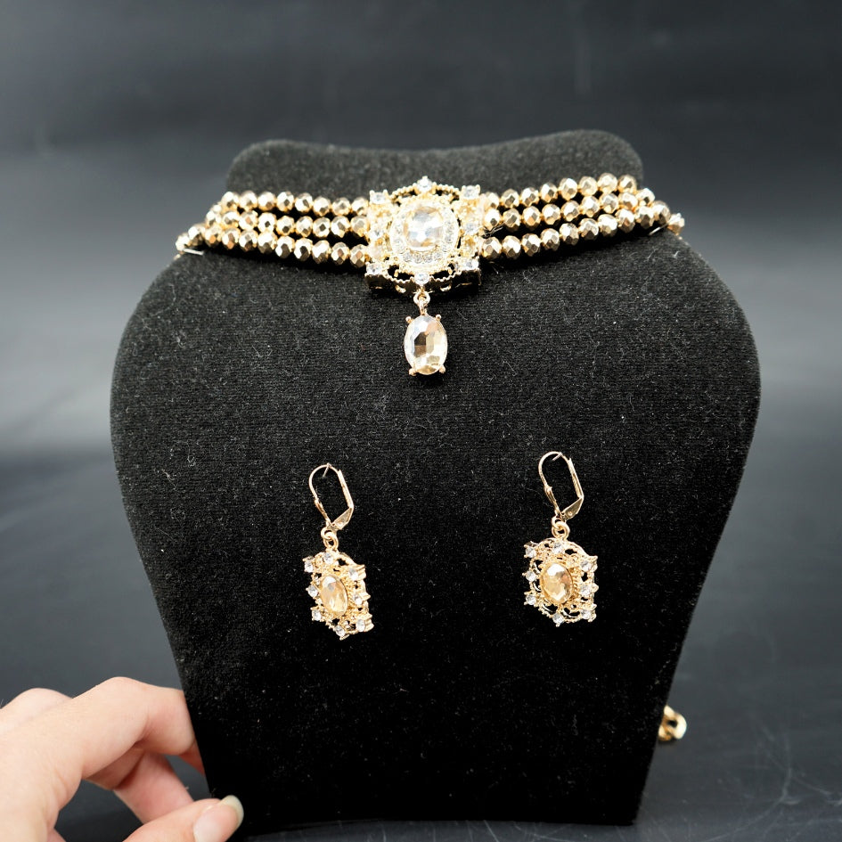 Parure dorée artisanale – Collier " choker " ras-de-cou & boucles d’oreilles – Éclat royal