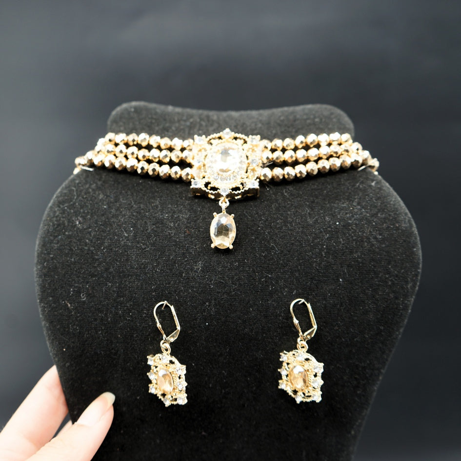 Parure dorée artisanale – Collier " choker " ras-de-cou & boucles d’oreilles – Éclat royal
