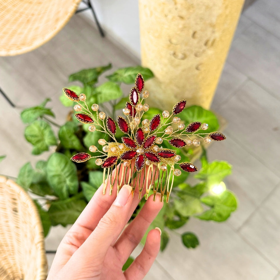 Peigne cheveux feuilles rouges et perles transparentes
