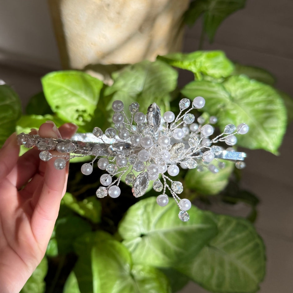 Serre-tête mariage en strass et perles – Accessoire chic pour mariée