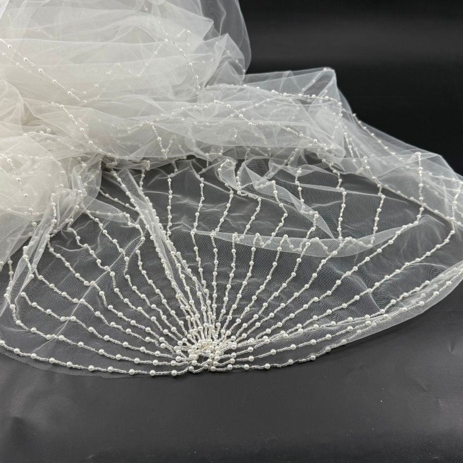 Voile de mariée blanc avec perles brodées