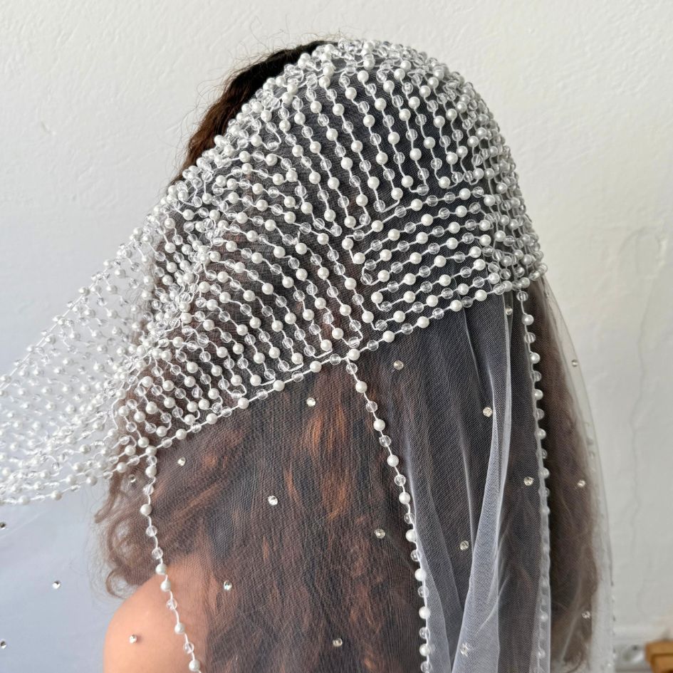 Voile de mariée blanc avec perles brodées et strass