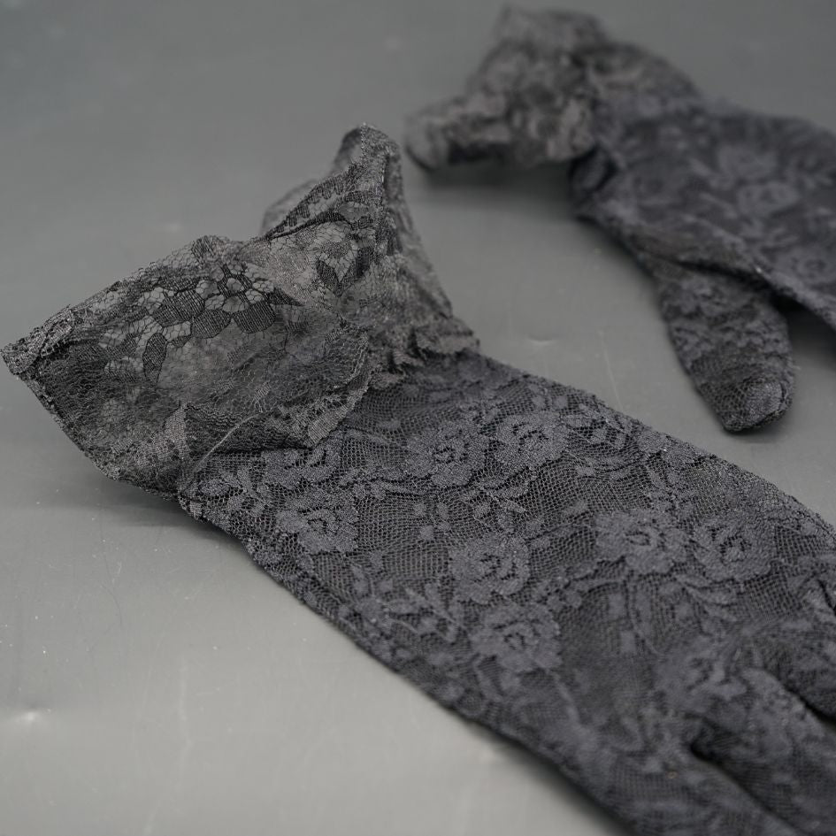 Gants dentelle motif fleur noirs élégants femme