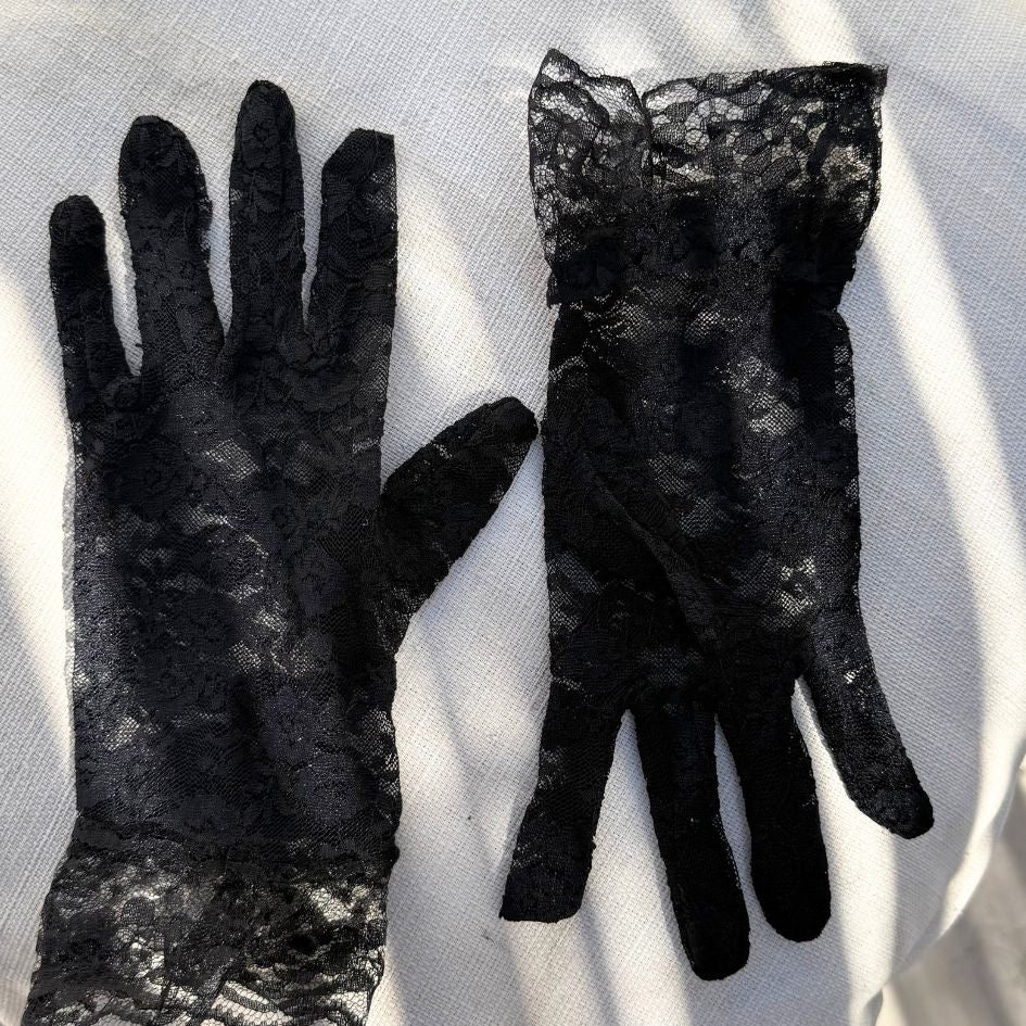 Gants dentelle motif fleur noirs élégants femme