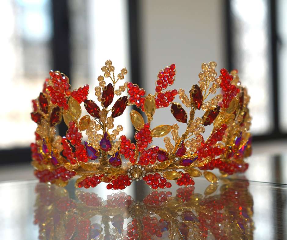 Couronne mariée rouge et d'orée; modèle Royal